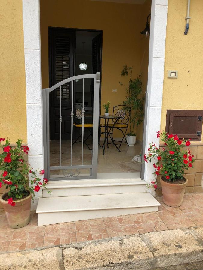 Casa Vacanze Makari Trappeto  Exteriör bild